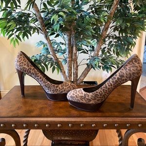 STUART WEITZMAN PUMPS